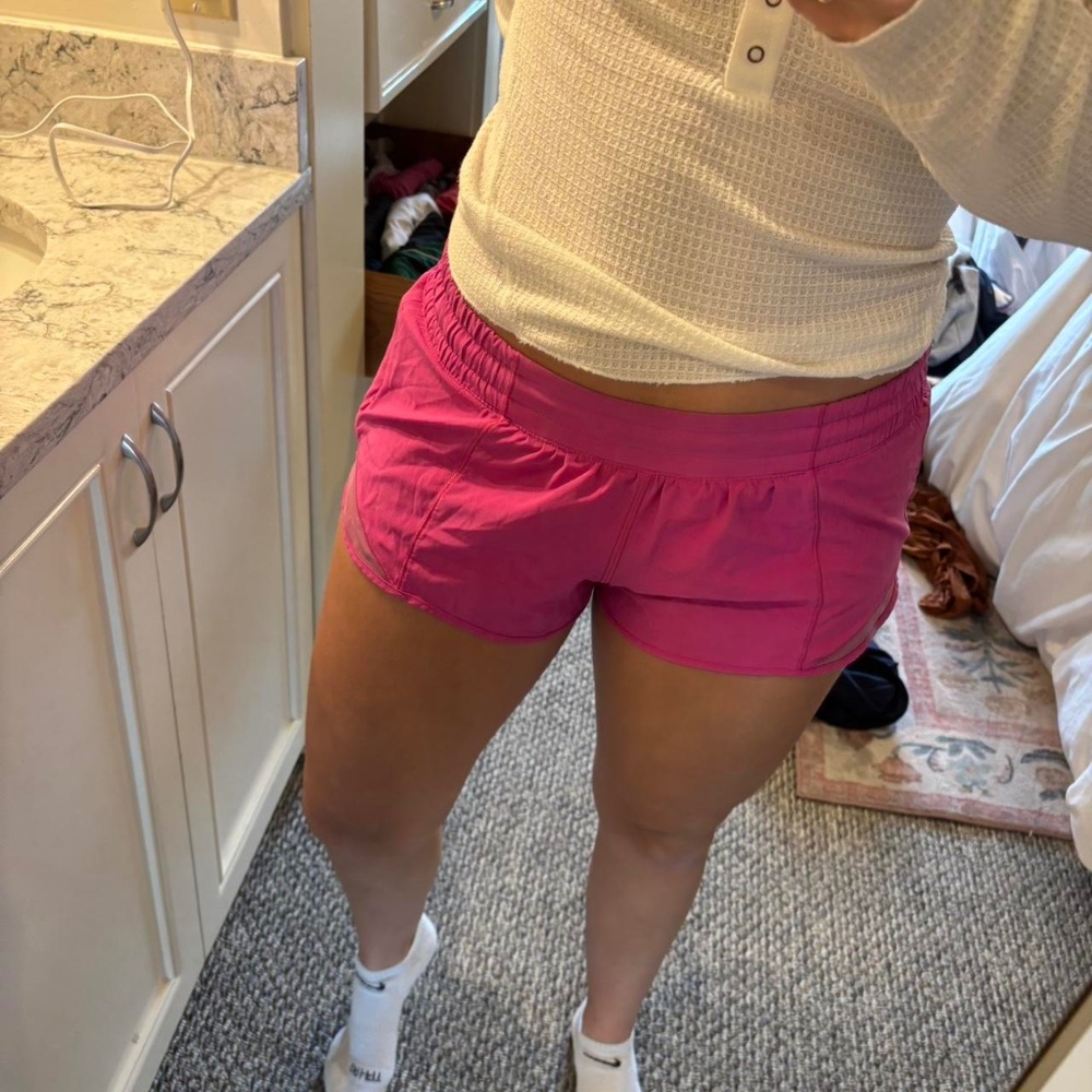 Size 6 Lululemon pink hotty hots